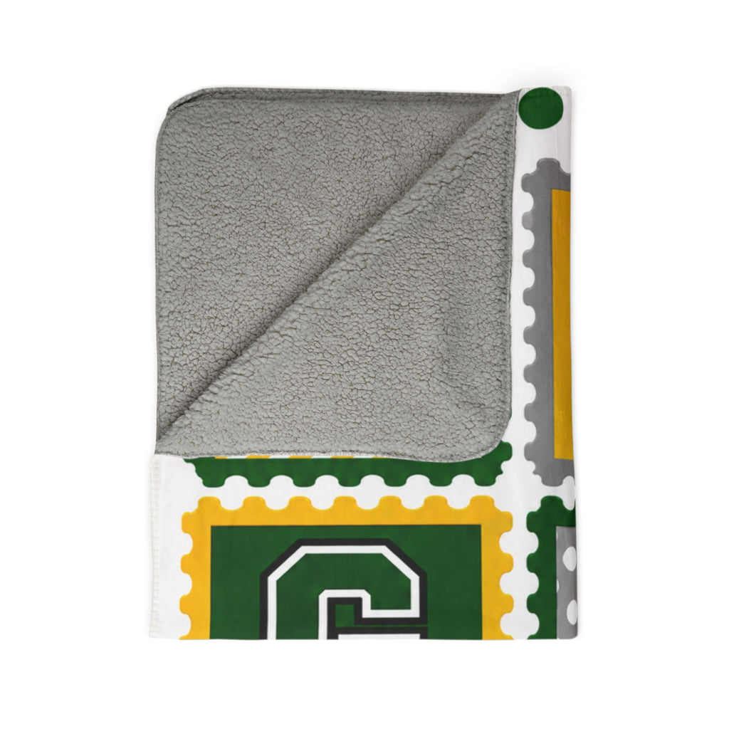 Badgers Sherpa Blanket – Green & Gold Fleece Throw with Paw & Mascot Design